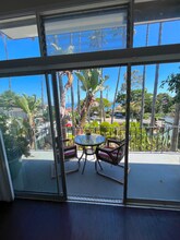 250 Cliff Dr, Unit 16 in Laguna Beach, CA - Building Photo - Building Photo