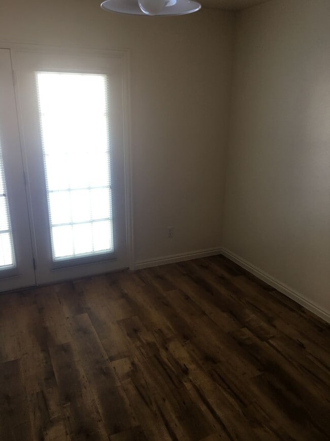 221 W 1458 S in Logan, UT - Foto de edificio - Building Photo