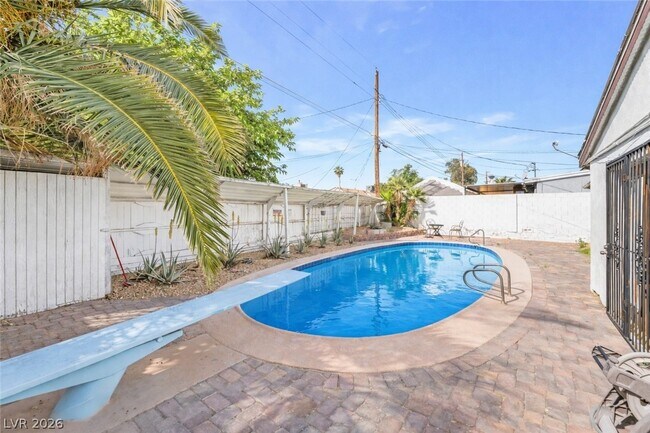 1828 Hassett Ave in Las Vegas, NV - Building Photo - Building Photo
