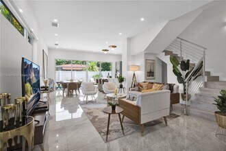 3333 SW 29th St in Miami, FL - Building Photo - Building Photo