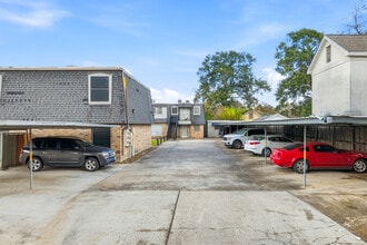 Chateau 1000 in Beaumont, TX - Foto de edificio - Building Photo