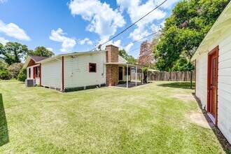 305 Yaupon St in Sweeny, TX - Building Photo - Building Photo