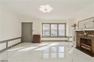 41 Poe Ave in Newark, NJ - Foto de edificio - Building Photo