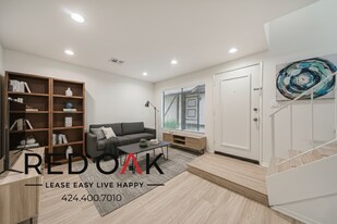 15050 Moorpark St, Unit 8 in Los Angeles, CA - Building Photo