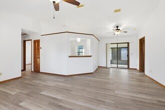 536 Gaspar Ave in Deltona, FL - Building Photo - Building Photo