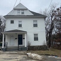 12 Harvard St in Waterbury, CT - Building Photo