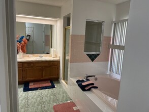 11610 Higdon Dr in Thonotosassa, FL - Foto de edificio - Building Photo