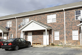 Maple Creek Townhomes in Greer, SC - Building Photo - Building Photo