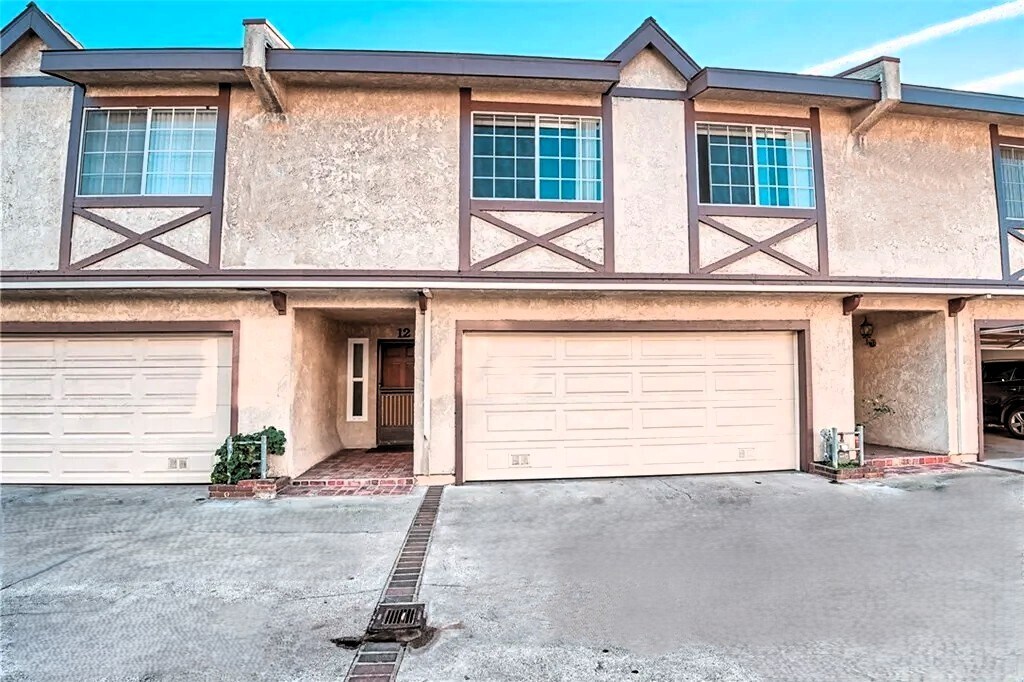 13921 Kornblum Ave in Hawthorne, CA - Building Photo