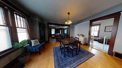 7217 Saint James St, Unit 7217 Lower in Wauwatosa, WI - Building Photo - Building Photo