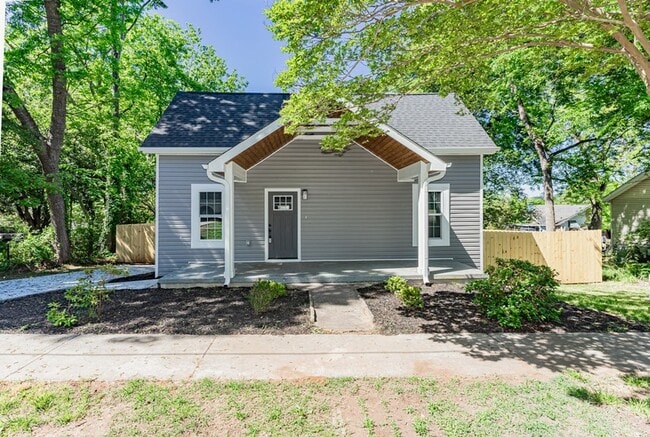 1218 1st Ave in Greenville, SC - Building Photo - Building Photo