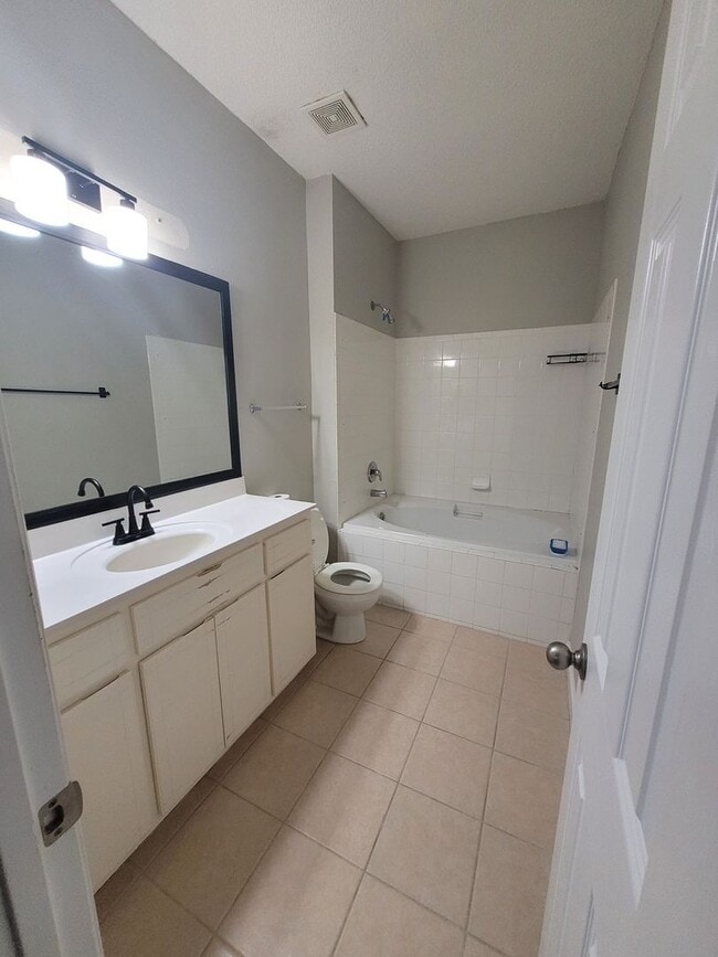 1672 Corey Wood Cir in Tallahassee, FL - Building Photo - Building Photo
