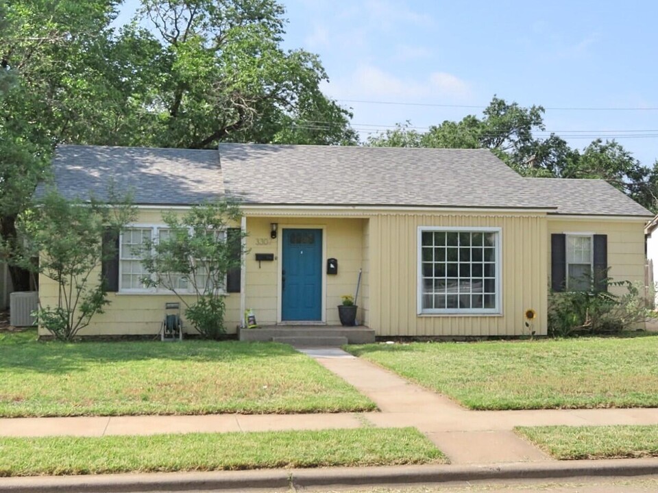 3307 29th St in Lubbock, TX - Foto de edificio