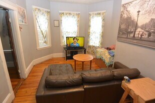 10 Brackett St, Unit 2 in Boston, MA - Building Photo