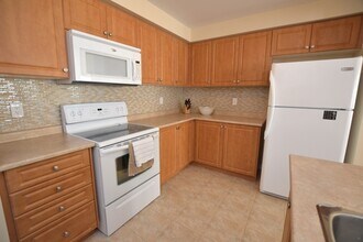 256 Wetenhall Landng in Milton, ON - Building Photo - Building Photo