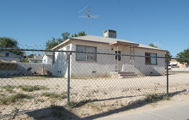 1618 E Bonanza Rd in Las Vegas, NV - Building Photo - Building Photo