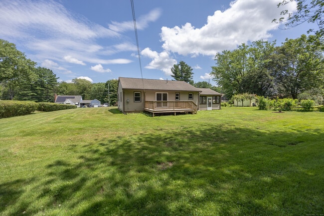 27 Lathrop Dr in Coventry, CT - Building Photo - Building Photo