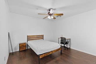 404 Nottingham Dr in Irving, TX - Building Photo - Building Photo