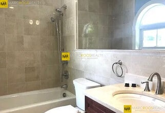 52 Rowe St in Auburndale, MA - Building Photo - Building Photo
