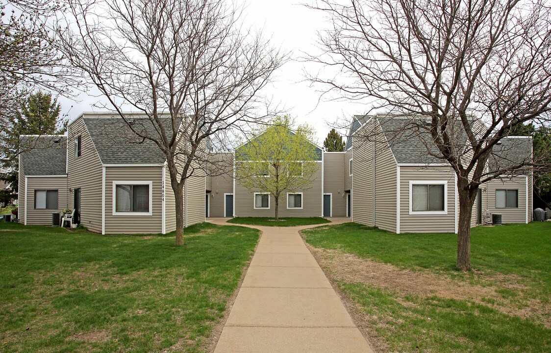 Southcross Village Townhomes in Burnsville, MN - Building Photo