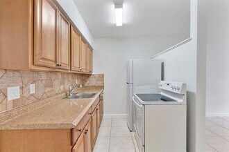 1715 N 16th Ave in Hollywood, FL - Building Photo - Building Photo