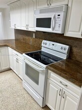 10820 SW 78th Ave in Miami, FL - Building Photo - Building Photo