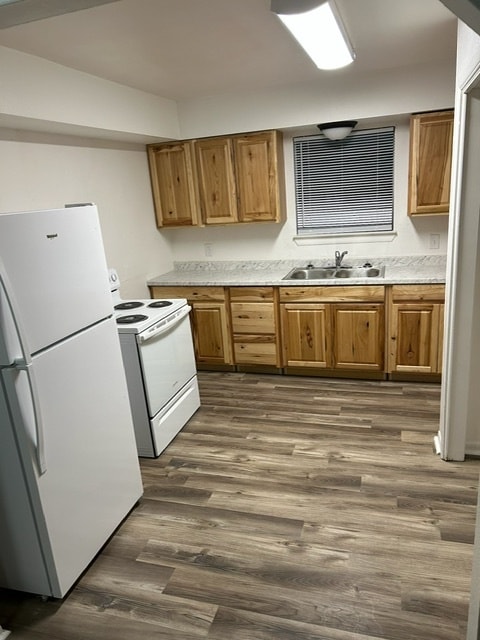 802 W 2nd St, Unit Apt D in Brenham, TX - Foto de edificio - Building Photo