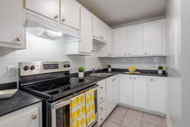 La Framboise Apartments in Montréal, QC - Building Photo - Building Photo