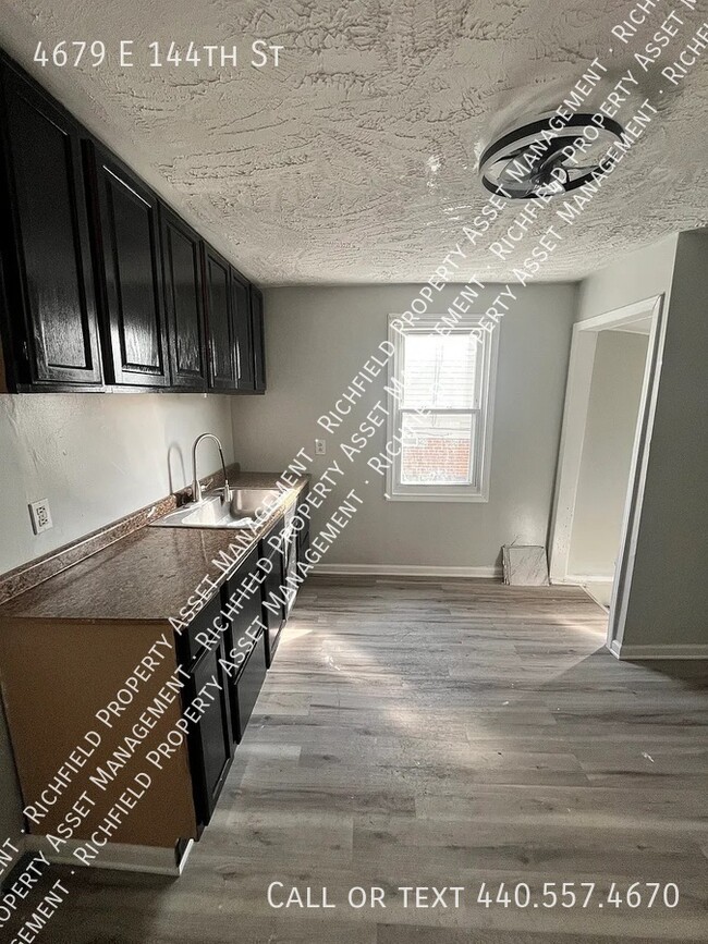 4679 E 144th St in Cleveland, OH - Building Photo - Building Photo