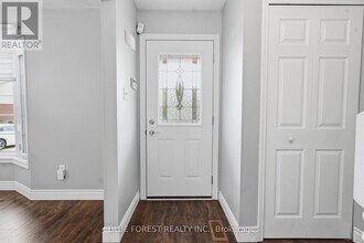 70 Chapman Ct in London, ON - Building Photo - Building Photo