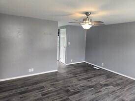 1300 S Colony Dr in Yorktown, IN - Building Photo