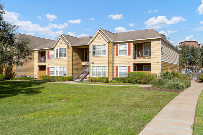 Hearthstone Apartments in McAllen, TX - Foto de edificio - Building Photo