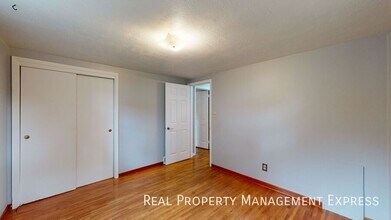 Cozy 3 Bedroom 1 Bathroom in Western Sioux in Sioux Falls, SD - Building Photo - Building Photo