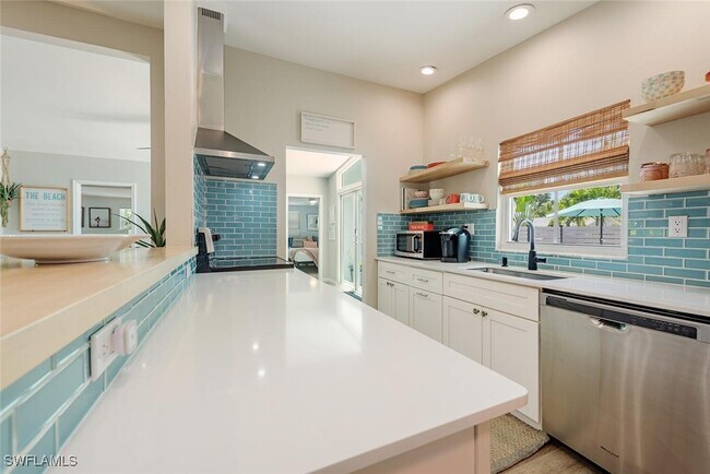 property at 1971 Holiday Ln