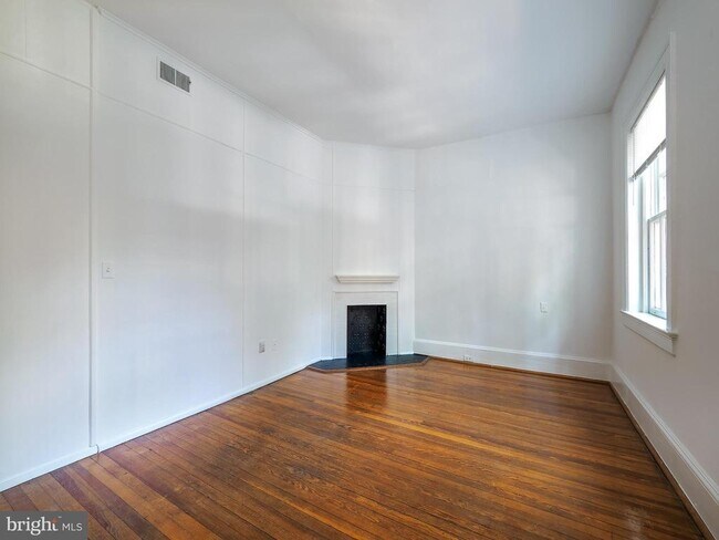 property at 2908 Q St NW