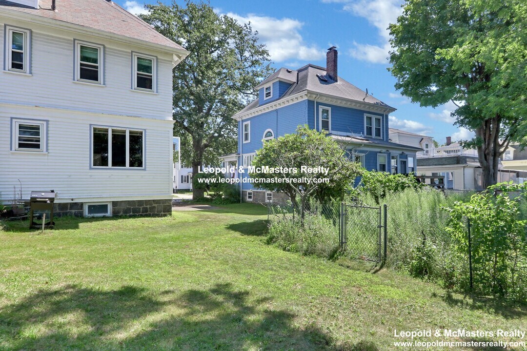 288 Pleasant St, Unit 1 in Winthrop, MA - Foto de edificio