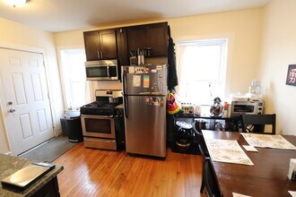 5421 W Montrose Ave-Unit -5421-S2 in Chicago, IL - Building Photo - Building Photo