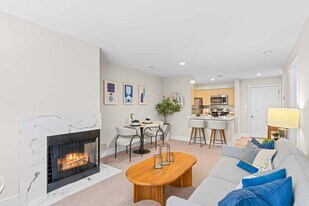 Arbors on Duke in Alexandria, VA - Building Photo