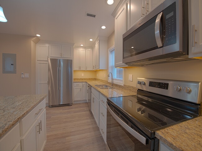 43 E Bald Eagle St, Unit APT 2 in Lock Haven, PA - Foto de edificio - Building Photo