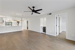 16440 Kelly Cove Dr in Ft. Myers, FL - Building Photo