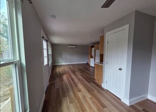 505 East Ln in Kerrville, TX - Building Photo - Building Photo