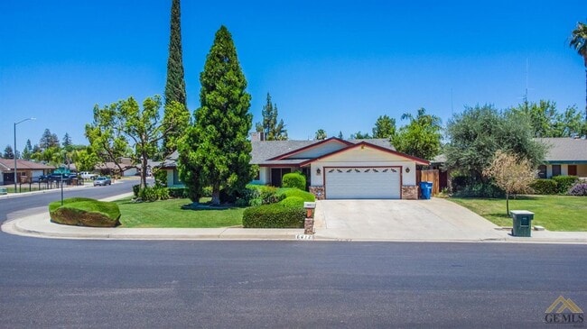 property at 6412 Manchester Ln