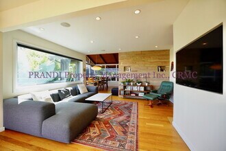 360 Vista Grande in Kentfield, CA - Building Photo - Building Photo