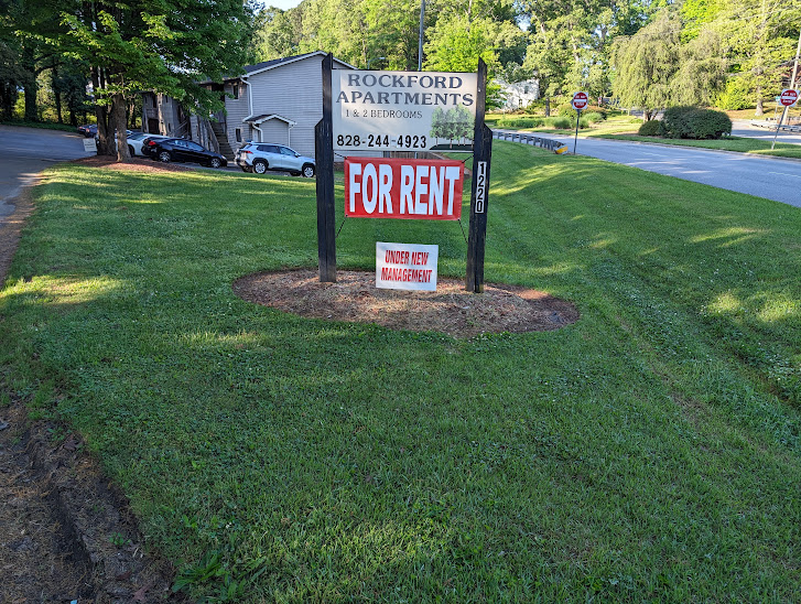 1220 8th St NE in Hickory, NC - Building Photo