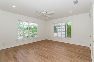 1111 Reagan Terrace in Austin, TX - Building Photo - Building Photo