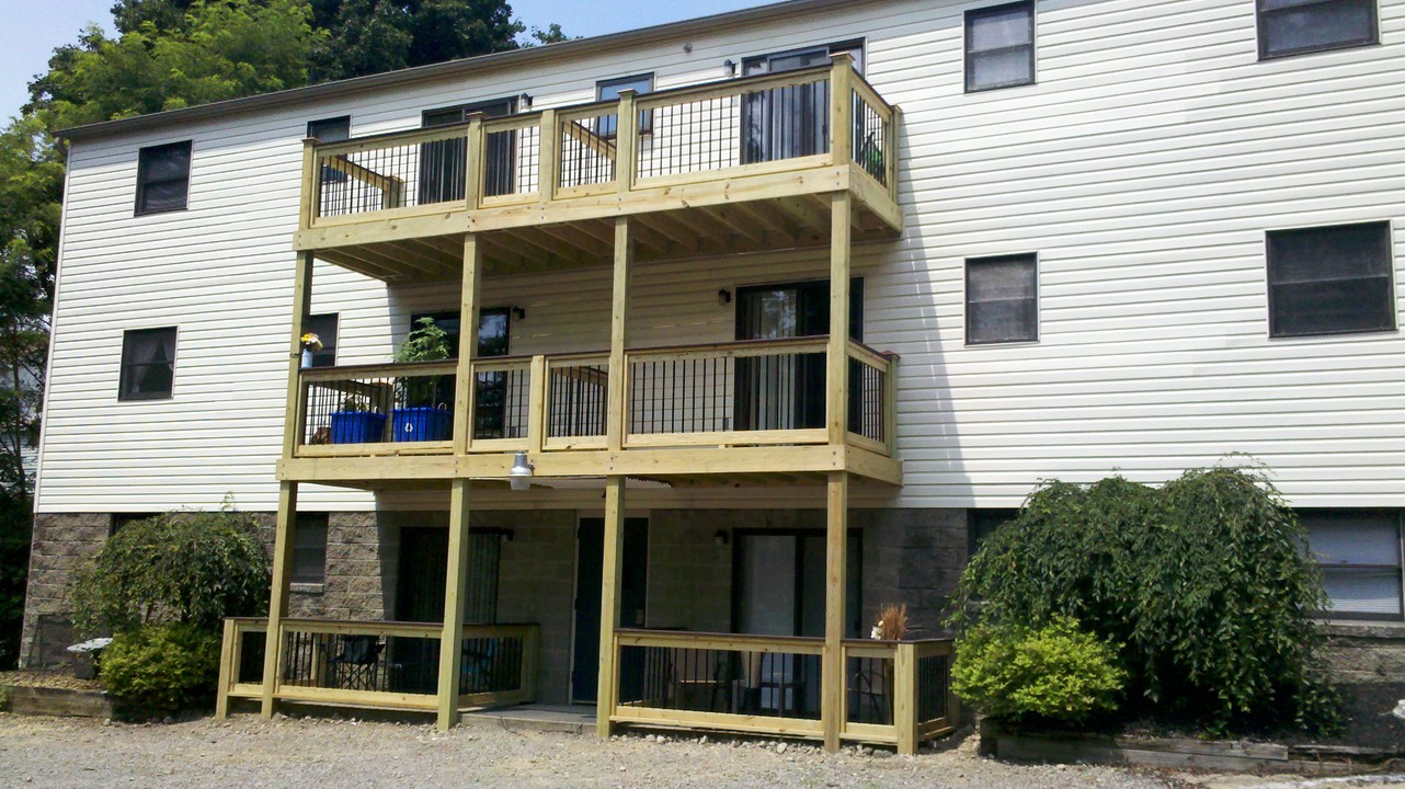 599 HIghland Place in Pittsburgh, PA - Building Photo