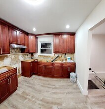 30 Amherst Rd-Unit -2 in Valley Stream, NY - Building Photo - Building Photo