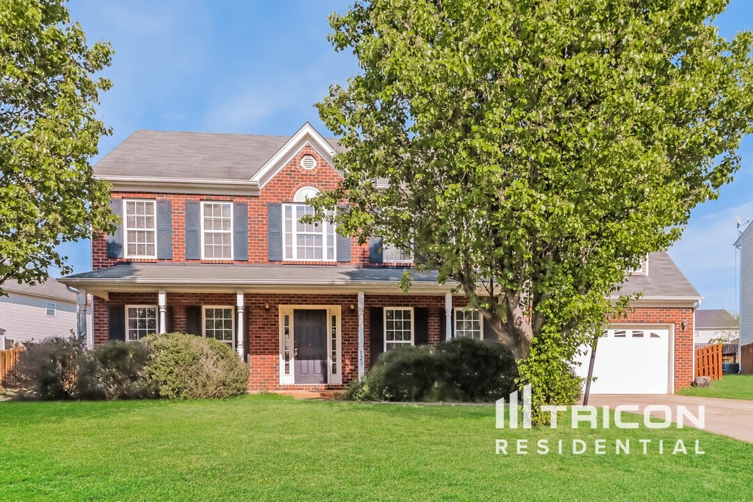 123 Rusty Nail Dr in Mooresville, NC - Building Photo