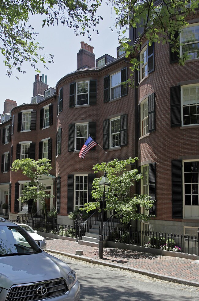 16 Louisburg Sq in Boston, MA - Building Photo - Building Photo