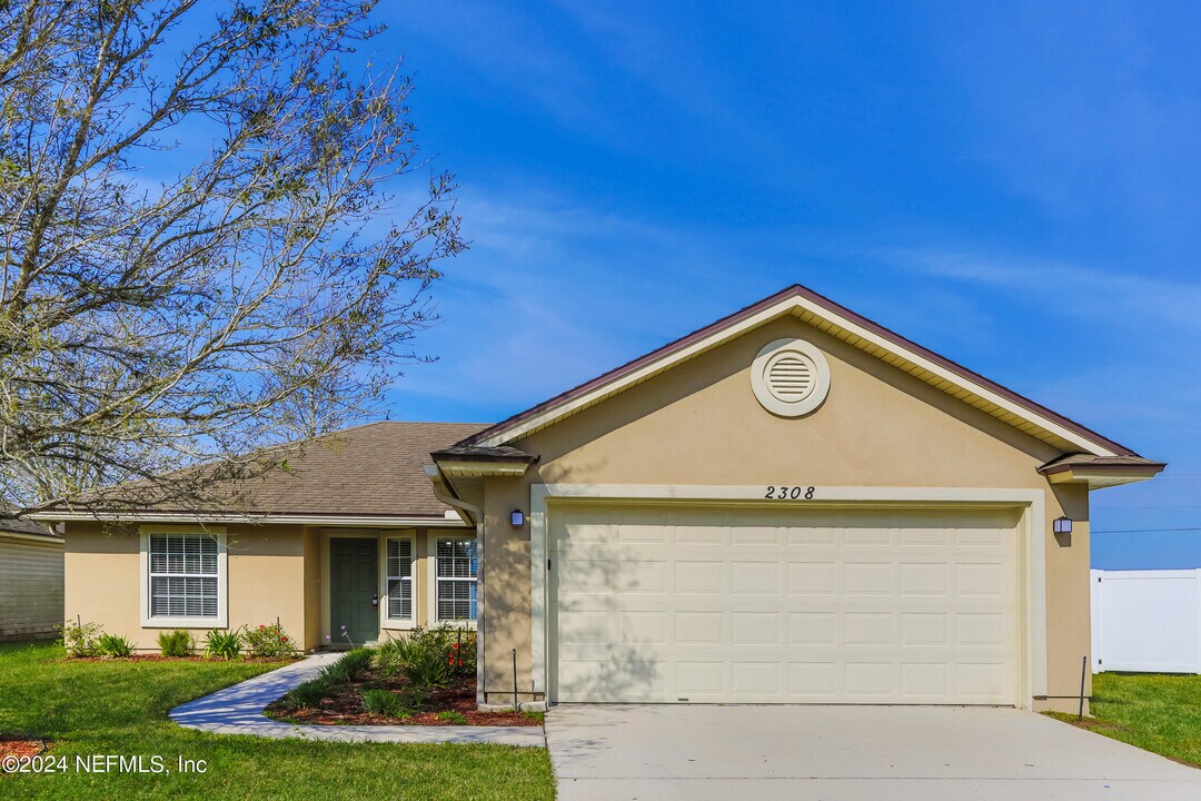 2308 Bonnie Lakes Dr in Green Cove Springs, FL - Building Photo